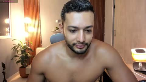 Calix  Independient model Insta and twt Calixsnake online show from June 8, 9:16 pm