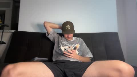 INDEPENDENT MODEL online show from November 25, 1:15 am