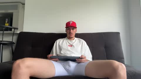 INDEPENDENT MODEL online show from November 7, 1:57 pm