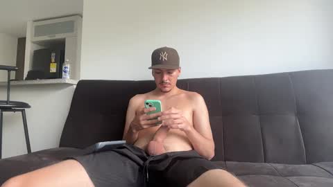 INDEPENDENT MODEL online show from November 11, 3:14 pm