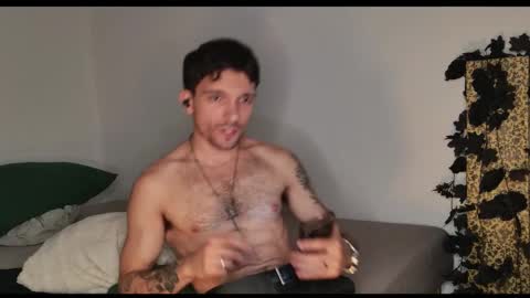 Snapshot of jackdesfeux chatting on October 6, 8:32 am Jack  online show from October 6, 8:32 am
