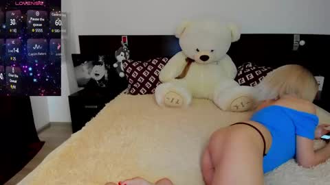 sallyevans online show from April 13, 5:33 am