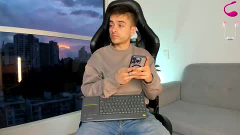 JACOB FERRER online show from March 8, 11:09 pm