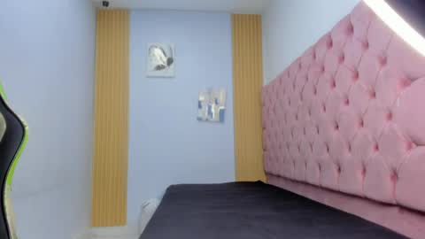 jacob_x21 online show from June 3, 7:08 pm