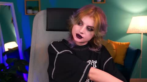 Snapshot of jade_castle chatting on February 4, 8:02 am jade_castle online show from February 4, 8:02 am