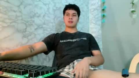 jade_halo online show from April 22, 5:03 am