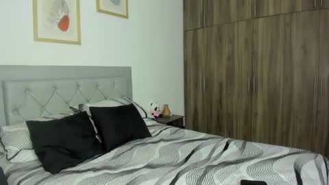 Jade smile online show from September 18, 4:22 pm