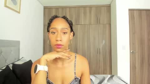 Jade smile online show from September 17, 4:21 pm