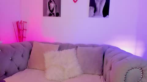 Jade online show from December 15, 8:49 pm