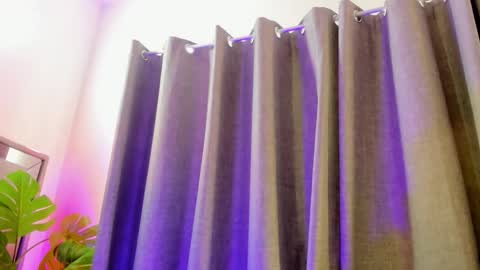 jade white  online show from November 24, 12:59 pm