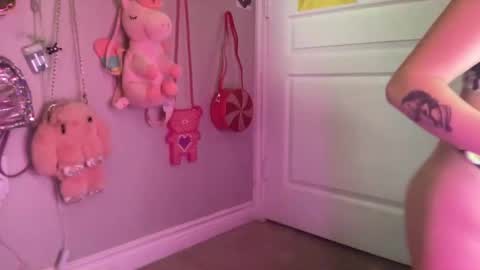 Jade Isabel online show from February 11, 4:24 pm