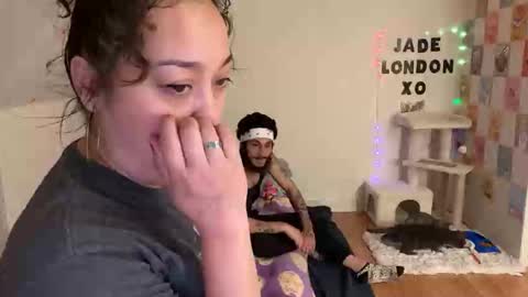 Snapshot of jadelondonxo chatting on February 27, 12:36 am Jade online show from February 27, 12:36 am