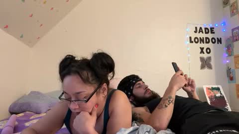 Snapshot of jadelondonxo chatting on February 25, 10:42 pm Jade online show from February 25, 10:42 pm