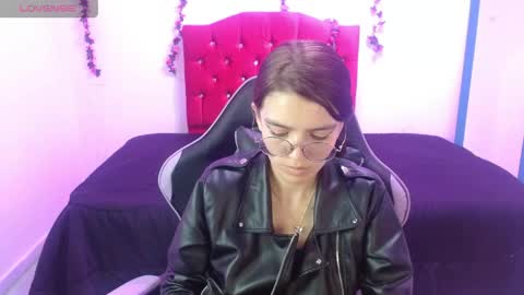 jaide412638 online show from May 26, 8:59 pm