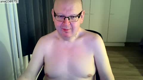 Jake2309 online show from April 27, 7:33 pm