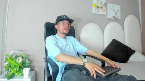 Jake  online show from May 1, 9:09 pm