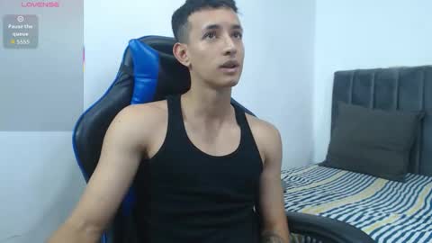 Hi guys im new 3 online show from November 11, 10:12 pm