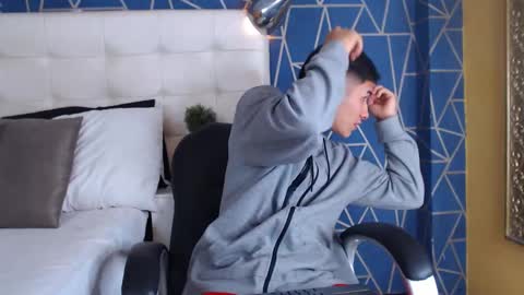 jakemoxleey online show from March 7, 12:34 pm