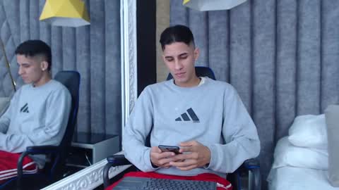 jakemoxleey online show from February 5, 12:38 pm