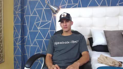 jakemoxleey online show from February 2, 12:46 pm