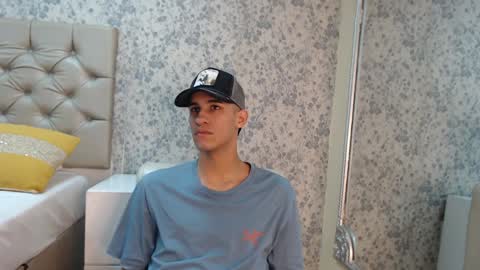 jakemoxleey online show from February 7, 12:50 pm