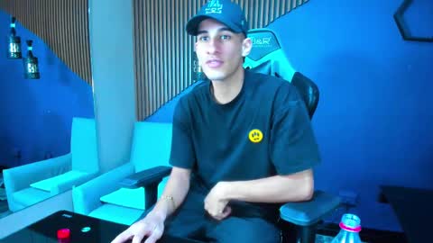 jakemoxleey online show from March 1, 7:48 pm