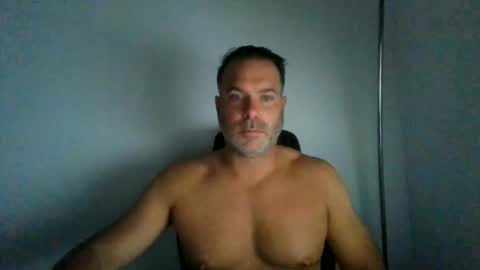 jam3s5959 online show from August 4, 11:17 am
