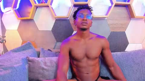 Snapshot of jamalmyst_ chatting on March 3, 11:03 pm online show from March 3, 11:03 pm