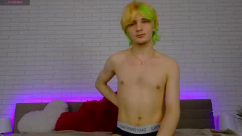 JameMiller online show from March 18, 3:40 pm