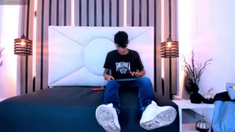 James y Kenet online show from February 26, 12:19 pm