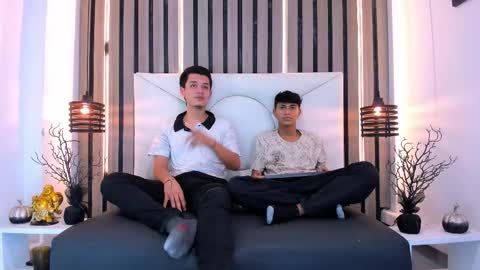 James y Kenet online show from February 13, 7:17 pm