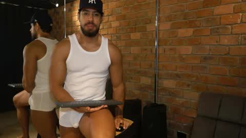 James Axel online show from April 29, 1:38 pm