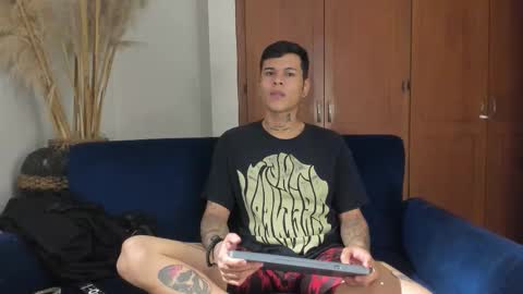 Jamesinked  online show from November 25, 4:44 am