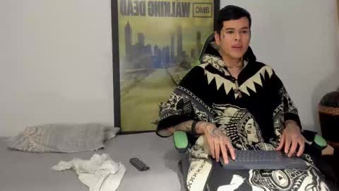 Jamesinked  online show from January 15, 7:55 pm