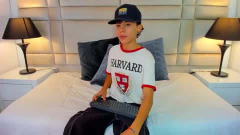 jamess_ford online show from February 19, 3:28 am