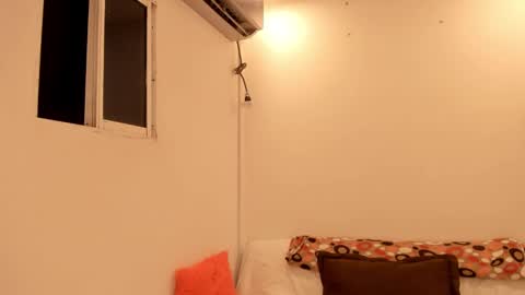 Snapshot of jane_monttgomery chatting on February 18, 1:10 am Jane  M online show from February 18, 1:10 am