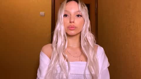 Kary online show from March 8, 7:29 pm