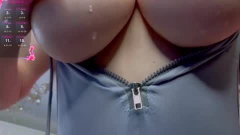 janepuff online show from December 3, 7:20 am