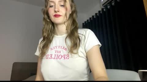 Janie online show from March 27, 6:42 pm