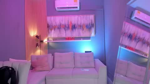 Janinne  online show from March 27, 11:11 am