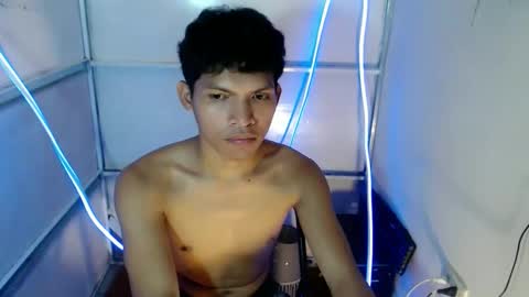 janlloyd04 online show from March 30, 12:27 pm