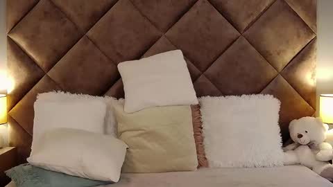 jaquelinemerlot online show from October 17, 6:28 am