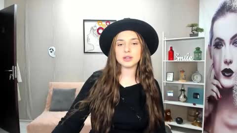 JaquelinLaurent online show from November 9, 8:33 pm