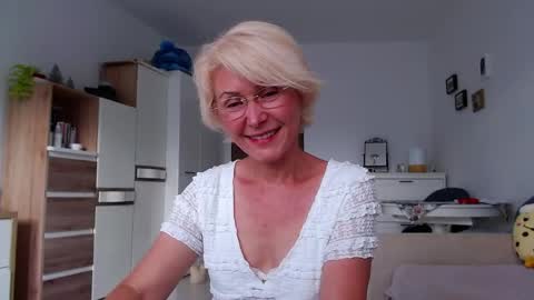 Jasmin room for people 40 online show from June 7, 1:16 pm