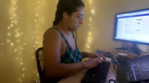 Jasmine online show from March 2, 12:23 pm