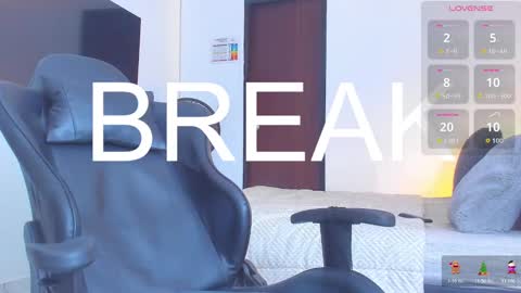 JBrooksXx online show from November 9, 8:22 pm