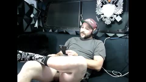 Snapshot of jaxxxdaddy chatting on December 15, 4:40 am jax online show from December 15, 4:40 am