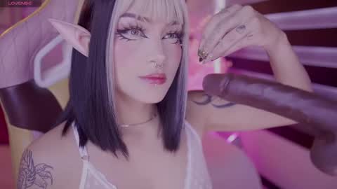 Jayen online show from October 7, 8:05 pm