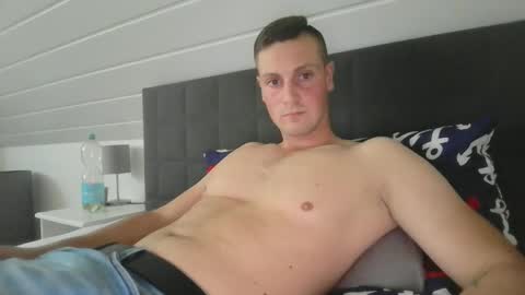 jayfex97 online show from September 15, 1:56 pm