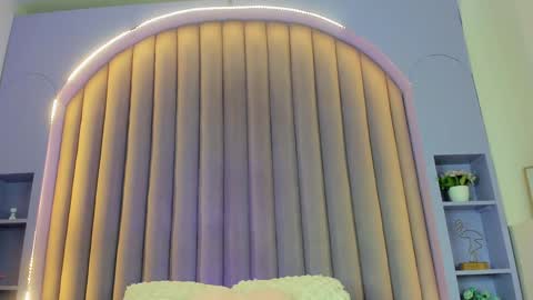 JaylaScott  online show from February 8, 11:33 am